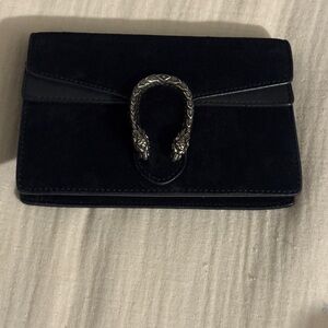 Elegant Black Gucci Dionysus Clutch